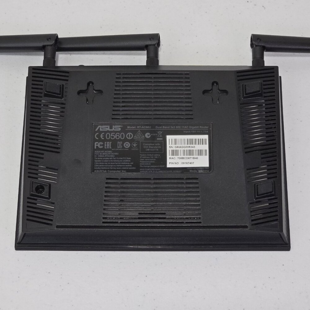 ASUS RT-AC66U Dual Band Gigabit Router Wireless AC1750 - Picture 11 of 14